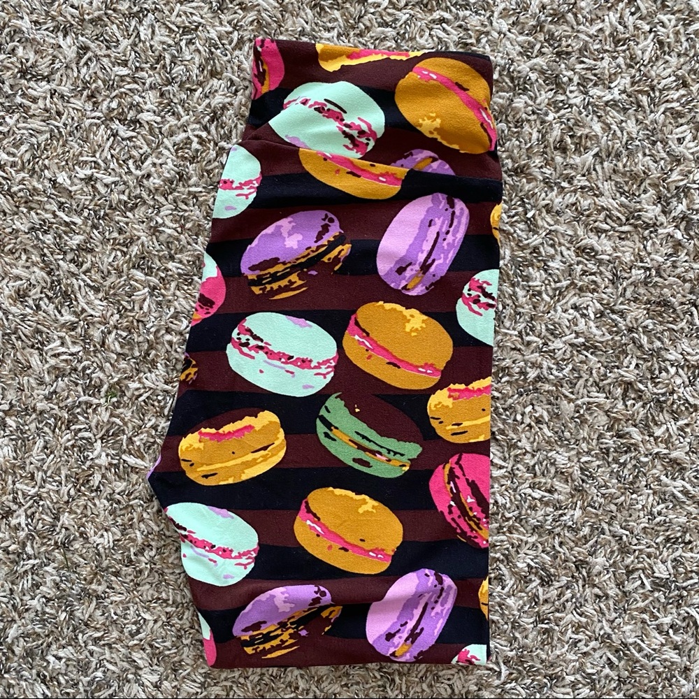 NWOT LuLaRoe OS Macaron Leggings